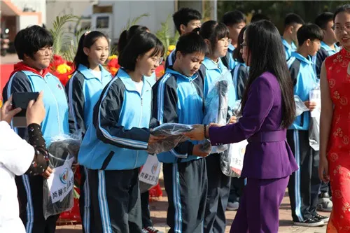好事成双,尚赫公益学校再添两所