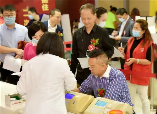 完美百城千店万人献血 | 你的一次,他的一生