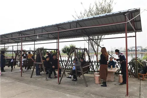 绿之韵集团党委走进湘阴,开展慰问老党员活动