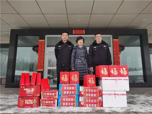 岁寒情深暖人心 | 安然公司为新疆公安干警送温暖!