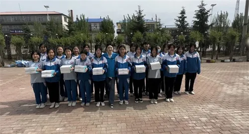 艾多美“卫艾守护”丨走进黑龙江省哈尔滨市延寿县加信镇中学(图3) 艾多美“卫艾守护”丨走进黑龙江省哈尔滨市延寿县加信镇中学(图3)